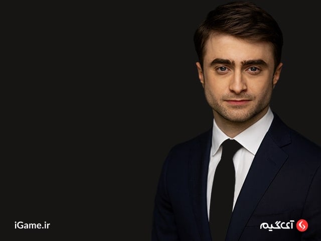 پروفایل با کت و شلوار رسمی و پیراهن سفید