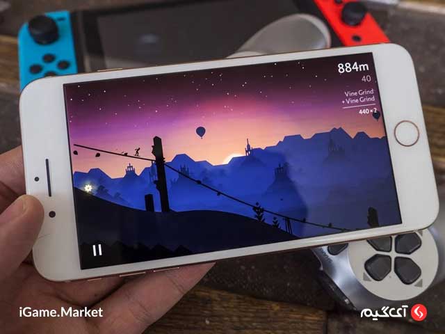 گیم پلی بازی Alto’s Adventureبر اساس قوانین فیزیک و گرافیک دو بعدی طراحی شده است.